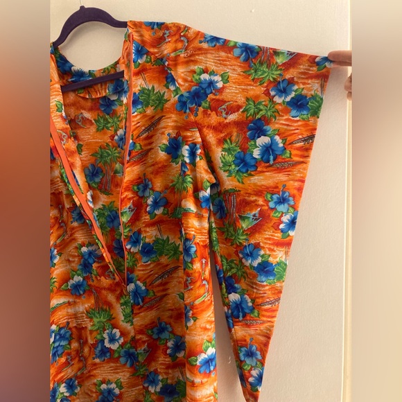 Vintage Hawaiian Caftan - Picture 2 of 6